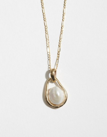 gold necklace with pearl